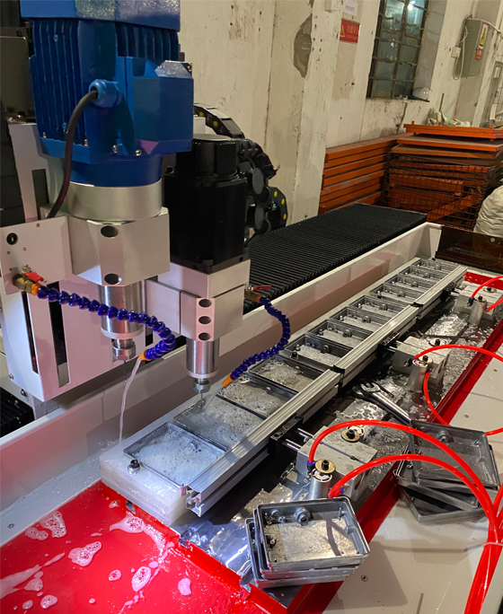 多米數(shù)控鉆孔機